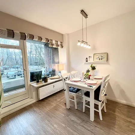 Gina - Gemuetliches Direkt In *